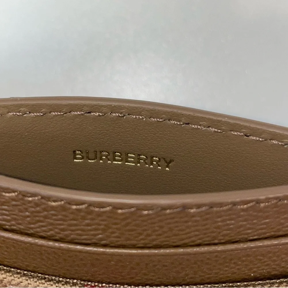 Burberry Cardholder! Brand New With Tag & Packaging! Wallet